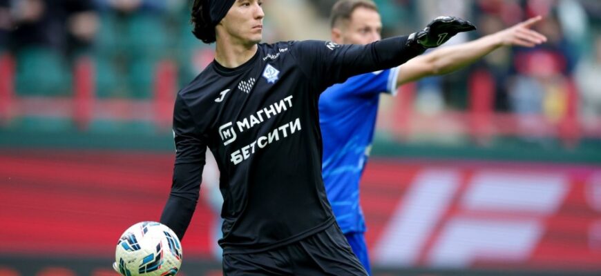 Dinamo darvozaboni David Volk Sobolev penaltisini qaytarish siri