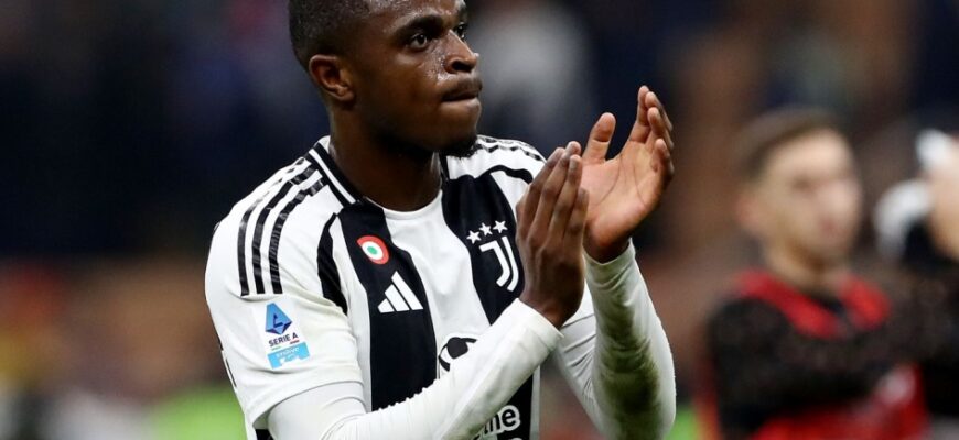 Manchester Yunayted "Milan" – "Yuventus" himoyachisini kuzatadi