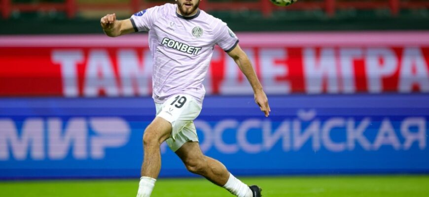Akron — Rostov: Mezbonlar tanaffus oldidan gol urdi