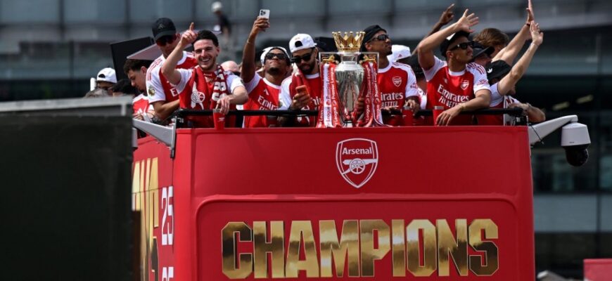 Arsenal APL g'alabasi paradini PSJ mag'lubiyatidan so'ng o'tkazdi