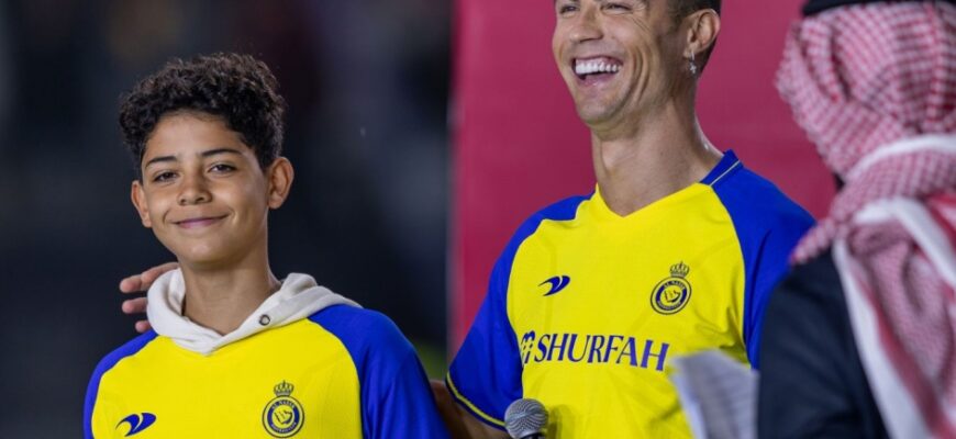 Cristiano Ronaldo Jr. "Al-Nassr"ni otasi bilan o'ynamasdan tark etishi mumkin.