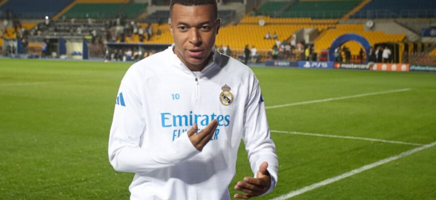 Kilian Mbappe "Real"da mavsumning eng yaxshi futbolchisi deb topildi