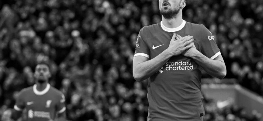 «Liverpul» Diogu Jota va uning ukasi xotirasiga atalgan yodgorlik suratlarini namoyish etdi