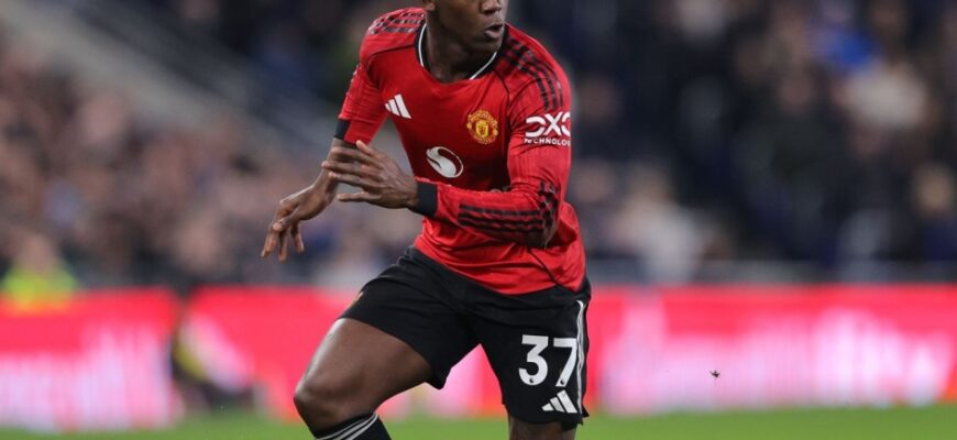 Manchester Yunayted: Maynu klubda uzoq qoladi!