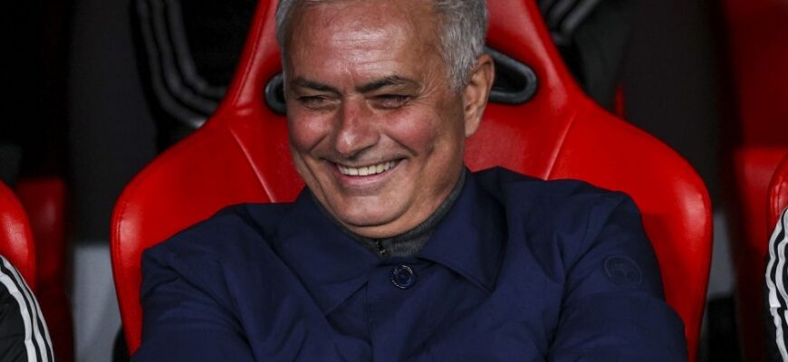 Mourinyo: "Benfica" shartnoma taklif qildi, "Hozir emas" dedim