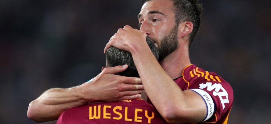 Roma Fiorentinani tor-mor etdi, Chempionlar Ligasi zonasiga bir ochko!