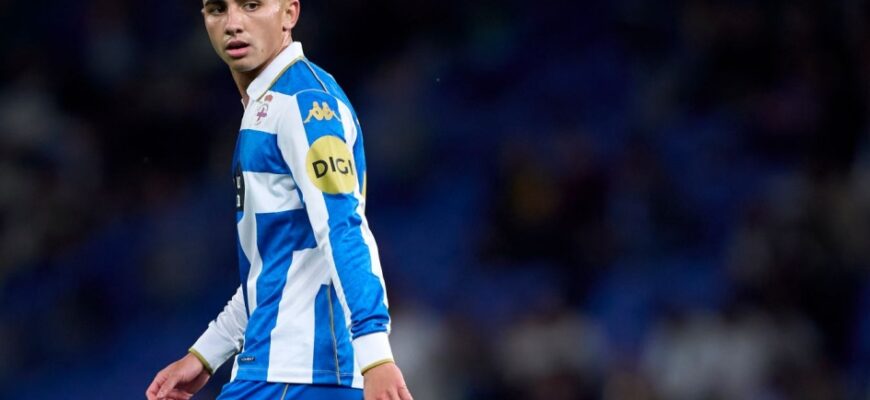 Deportivo La Korunya jamoasi Ispaniya La Ligasiga qaytdi.