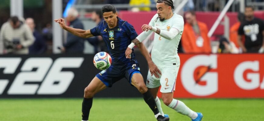 Duglas Santos Braziliya JCh-2026 debyuti oldidan hissiy post