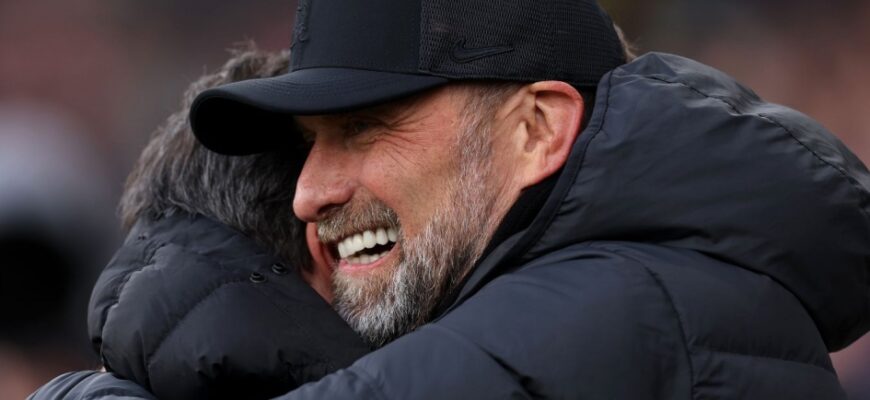 Klopp Shvaynshtaygerning fikrlari tufayli intervyuni tark etdi