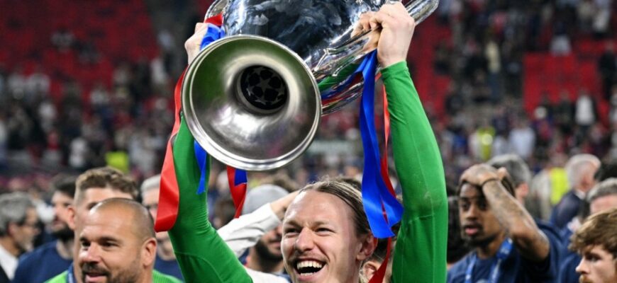 Matvey Safonov PSJning Chempionlar Ligasidagi g'alabasini nishlash tafsilotlari bilan o'rtoqlashdi