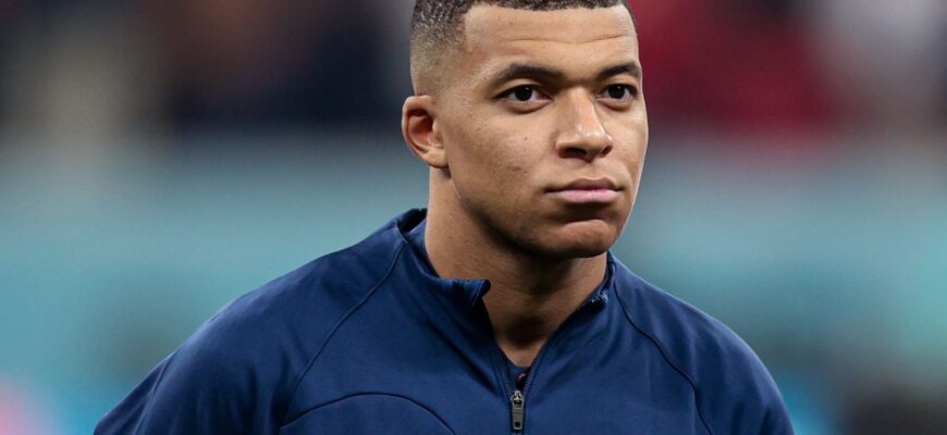 Maykl Ouen: Mbappe va Xoland ramziy terma jamoada qanday joylashadi?