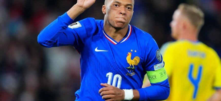 Mbappe "Yekaterinburg Arena"ni eng shovqinli stadionlar uchligiga kiritdi