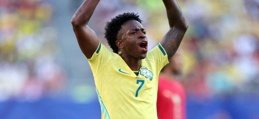 Vinisius jahon chempionatlaridagi gollar bo‘yicha Ronaldinyoga tenglashdi