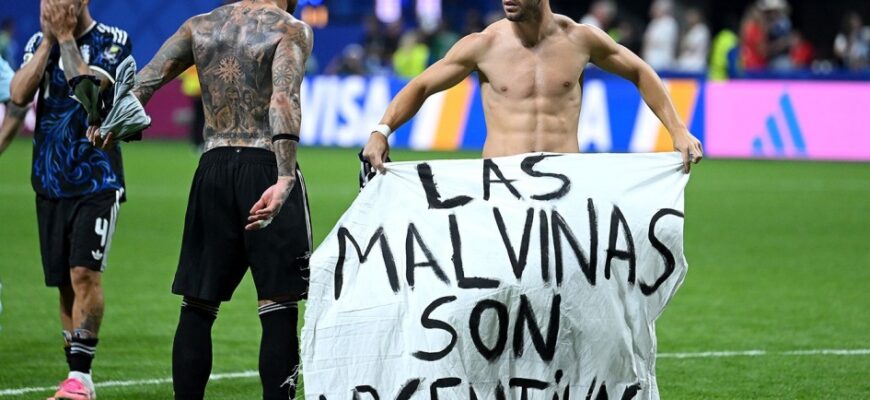Argentina Angliya ustidan g'alabadan so'ng provokatsion banner ko'tardi