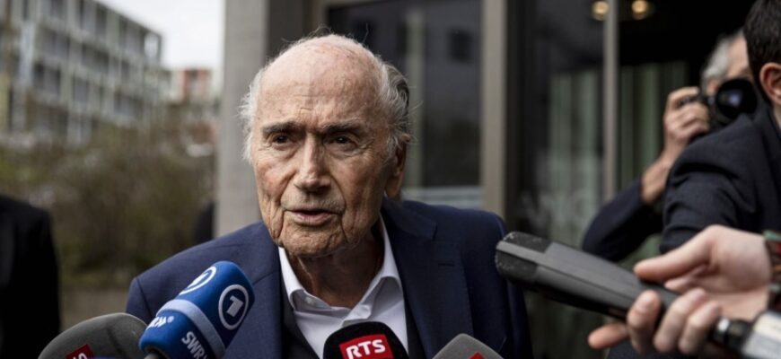 Blatter JCH-2026 finali tanaffusining uzaytirilishini qoraladi