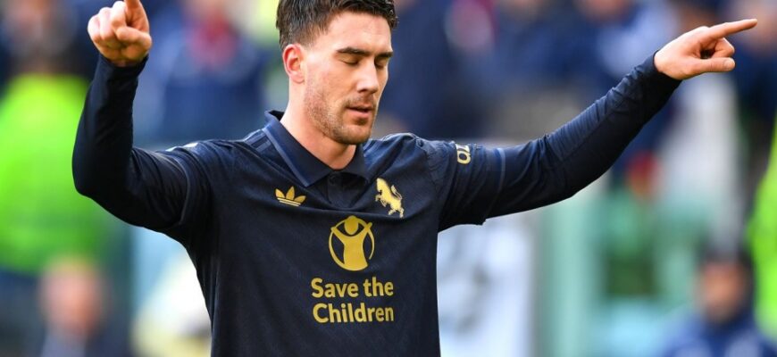 Chelsi Vlahovich va Delap o'rnini ko'rib chiqmoqda - Caught Offside