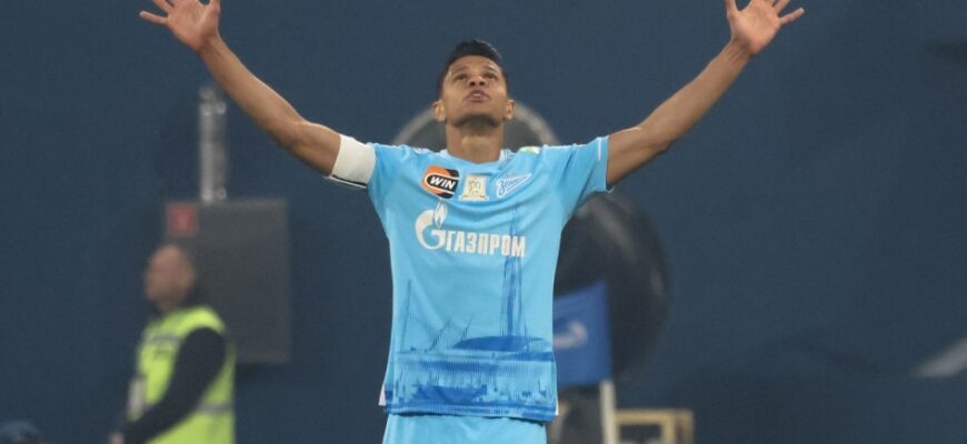 Douglas Santos va Luis Enrique JCH-2026dan so'ng "Zenit"ga qaytdi