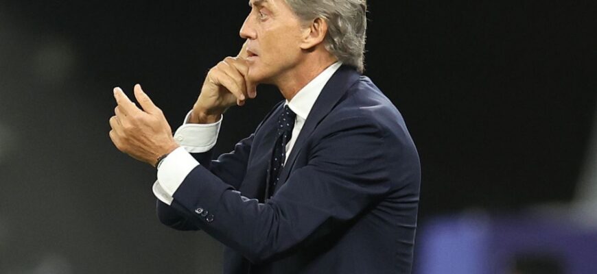 Dzyuba: Mancini futbolchilarning nomini bilmas, mashg'ulotni tark etar edi