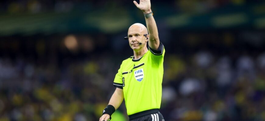 Entoni Teylor: Angliyalik FIFA hakami faoliyatini yakunladi