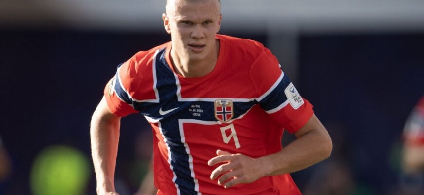 Erling Holand Donnarummaning to'yida «Vikinglar eshkak eshishi» fleshmobi