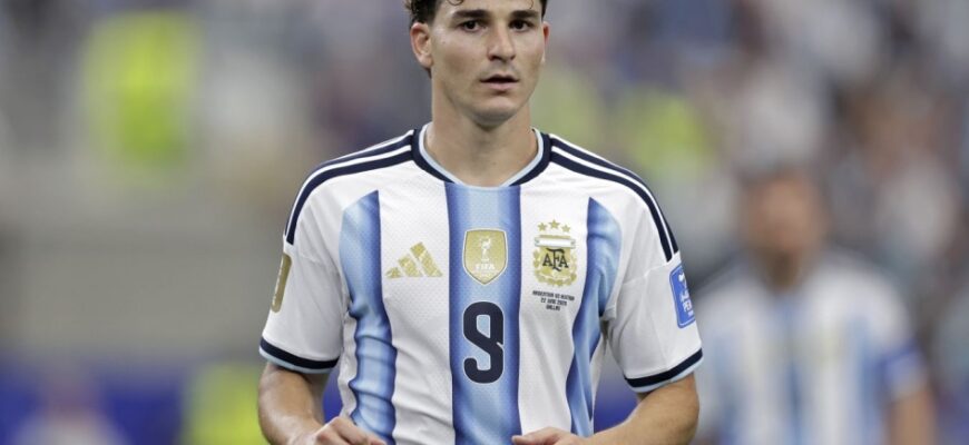 Julian Alvarez – Argentina Shveysariya uchrashuvining eng yaxshi futbolchisi