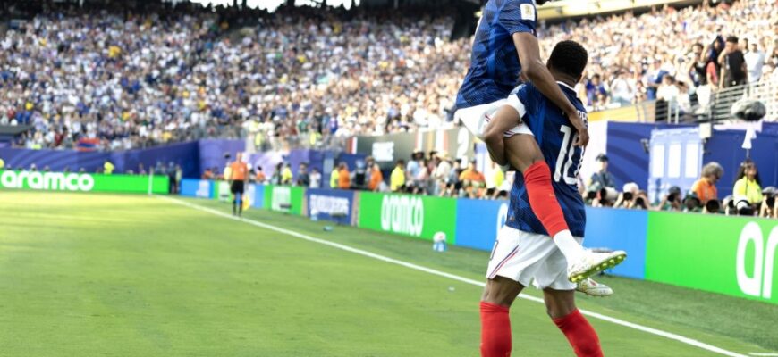 Maykl Olise: "Jamoaga ko'p narsa beradigan g'aroyib futbolchi" - Dezire Due
