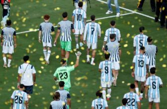 Месси Аргентина futbolchilari bilan finaldan so'ng suhbatlashdi – Скалони
