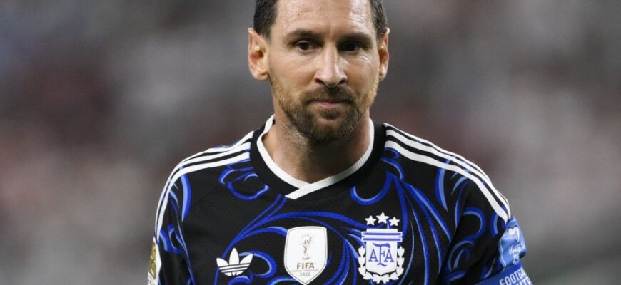 Messi JCHda 14 xil terma jamoaga gol urgan ilk futbolchi