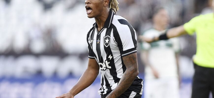 Newcastle Zenitdan Botafogo futbolchisi Daniloni ilib ketishi mumkin — Globo