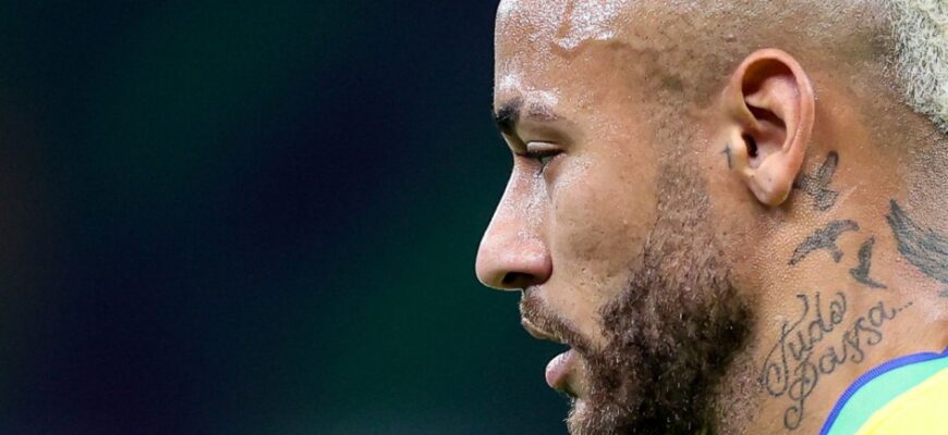 Neymar: Santos muzeyida uning byusti o'rnatildi