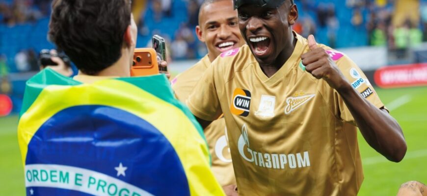 Zenit Luis Enrikeni "Flamengo"ga sotish uchun ikki shartni aytdi