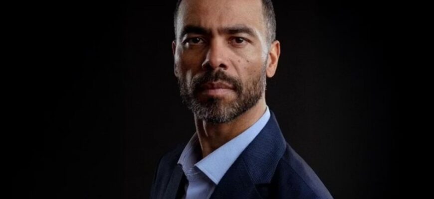 Ashley Cole Angliya yoshlar terma jamoasi murabbiylar shtabini tark etdi