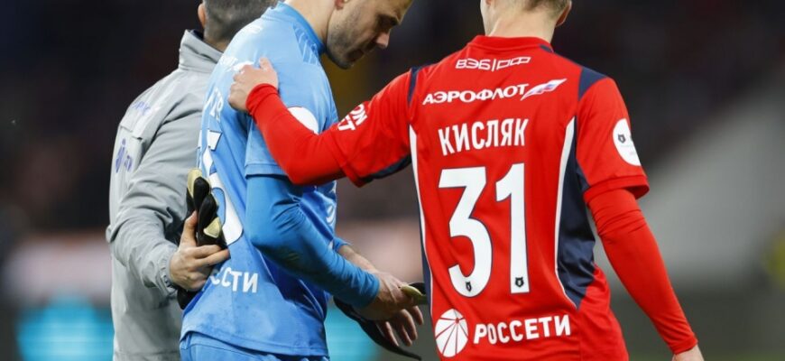 CSKA futbolchisi Kislyak Akinfeevning maydonda yo'qligi haqida