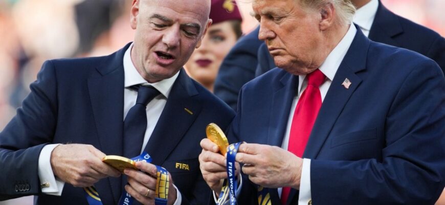 Donald Tramp Infantinoning FIFAdan ketishini xato deb hisoblaydi
