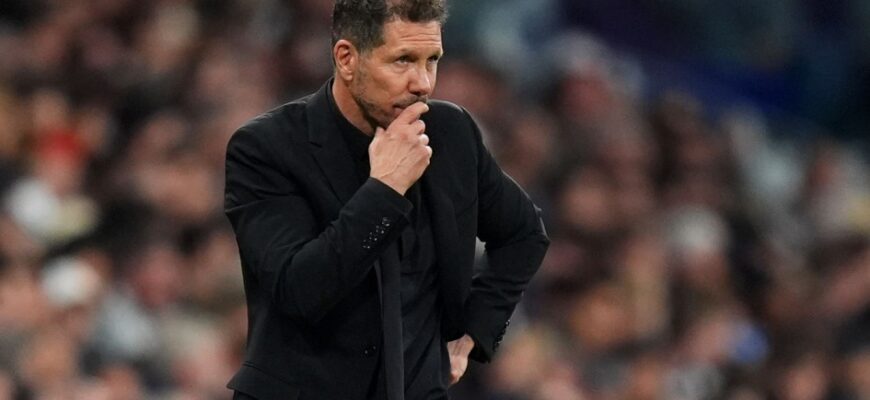 Hulian Alvares: Simeone hujumchining tribunaga yaqinlashmasligi sababini aytdi