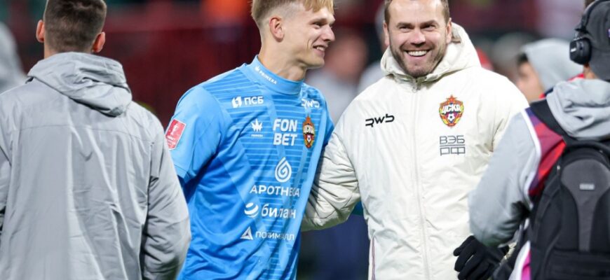 Igdisamov Akinfeevsiz CSKAda darvozabonlar raqobatini izohladi
