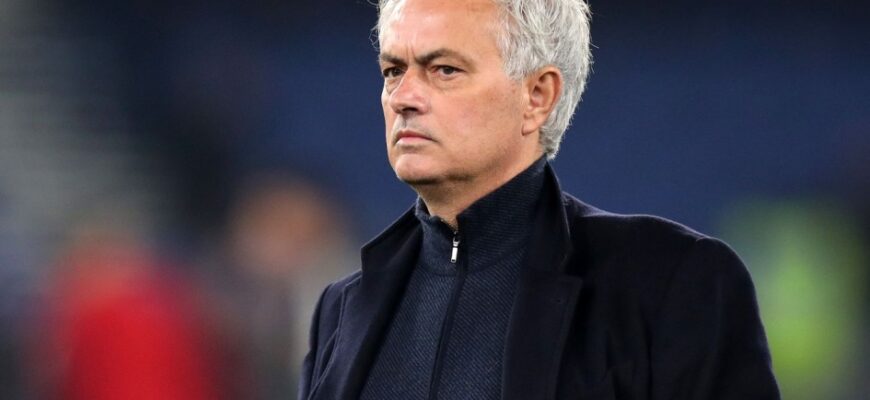 Joze Mourinyu ertaga "Real" bosh murabbiyi sifatida taqdim etiladi