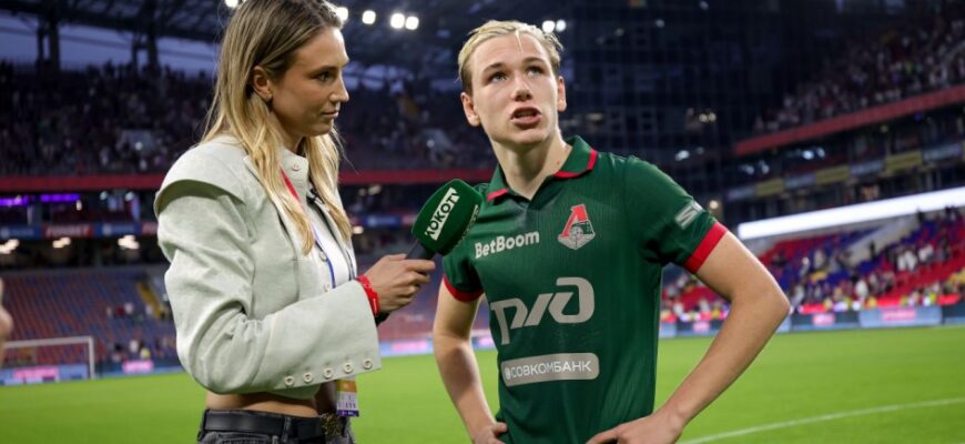 Lokomotiv Batrakov va Podshibyakina nikohini tabrikladi