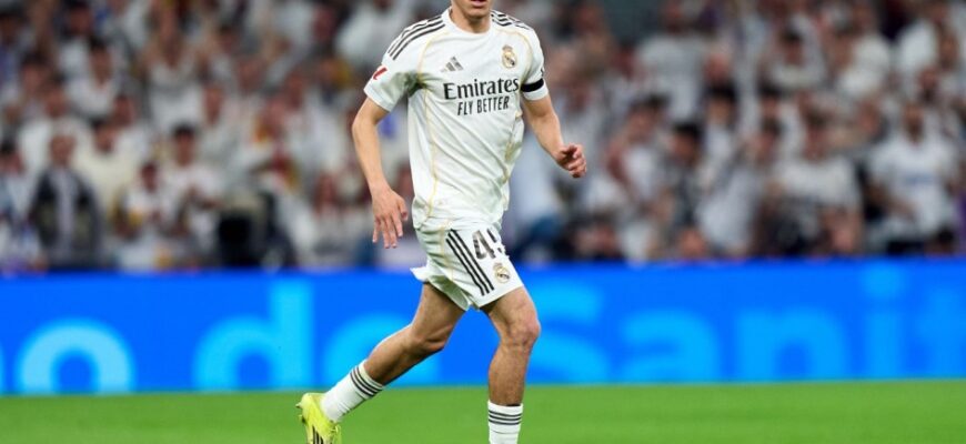 Real Madrid yarim himoyachisi Mourinyo ishonchi tufayli APLga o'tishdan voz kechdi