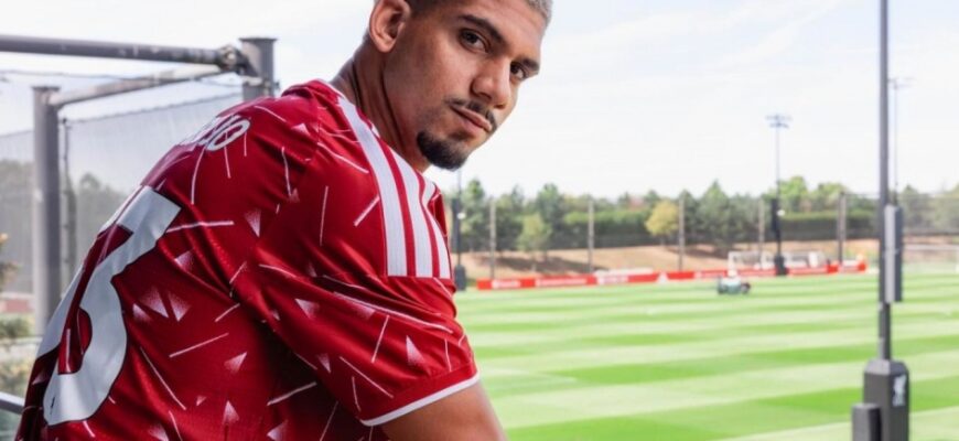 Ronald Araujo "Liverpul"da Van Deyk bilan juftlikda o'ynash intizorligi