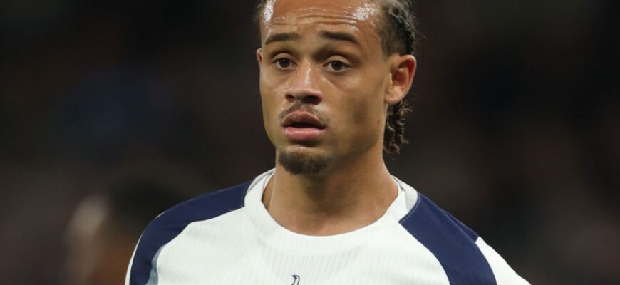Xavi Simons Xavi Ernandesni Niderlandiya terma jamoasida kutib oldi