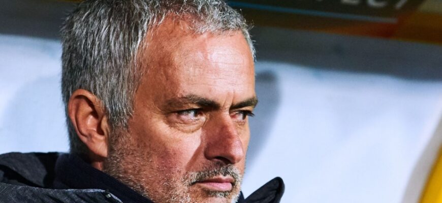 Yeva Karneyro: Mourinyu uzr so'ramasligi haqida javob berdi