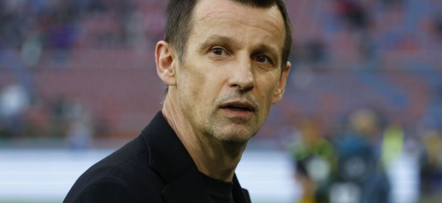 Zenit bosh murabbiyi Semak: Muxlis pasporti maqsadi noaniq!